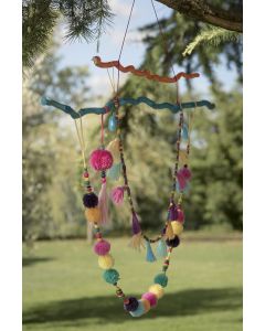 guirlande pompons et perles multicolore